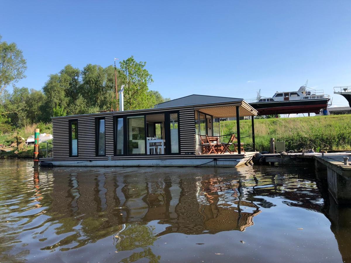 Hausboot Nordseekueste Botel *
