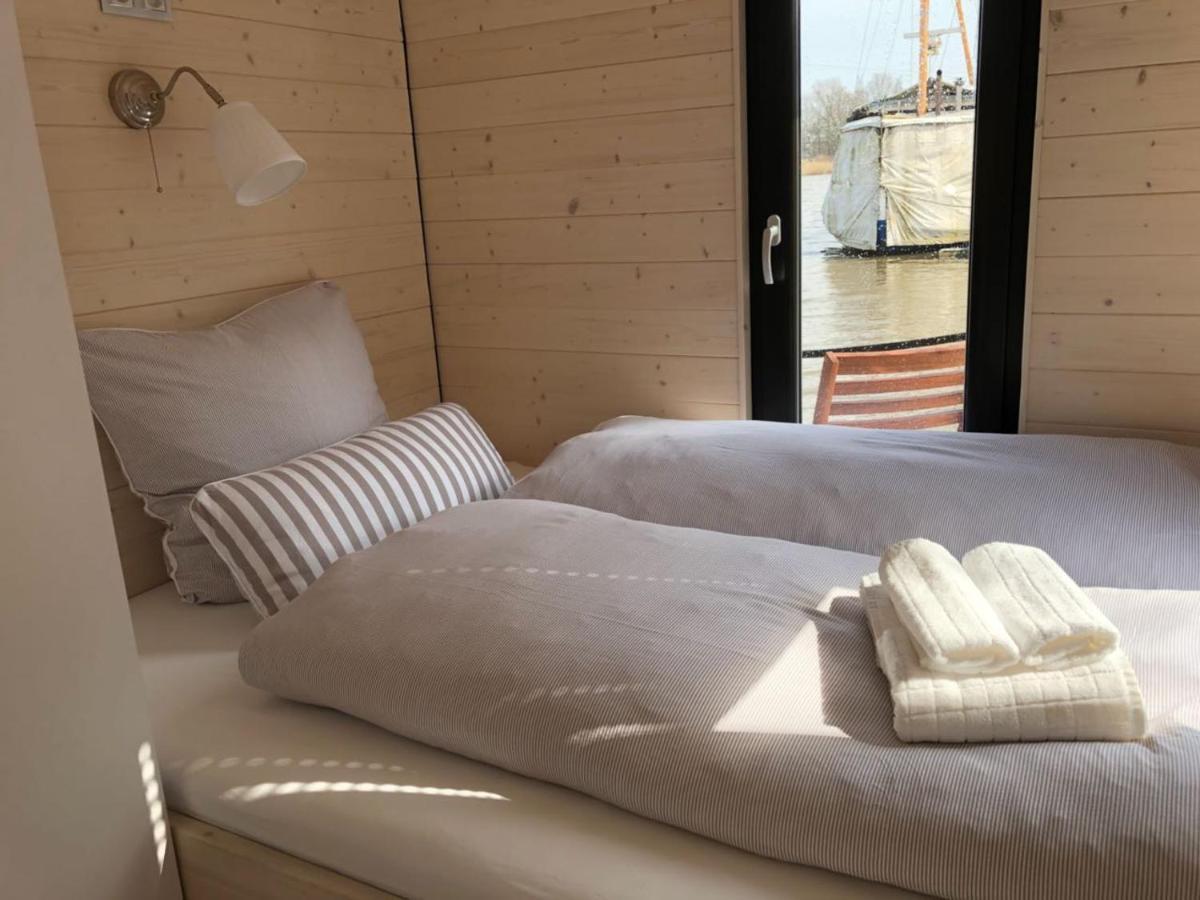Hausboot Nordseekueste Botel *